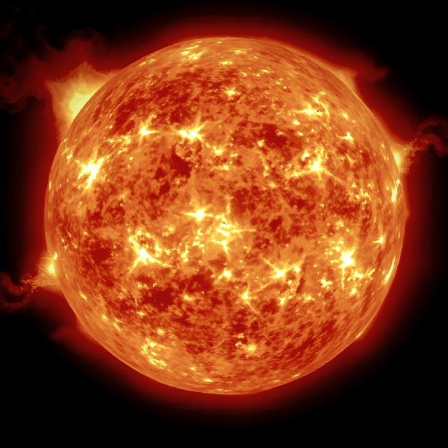 NASA ostrzega przed nietypową aktywnością Słońca i jej konsekwencjami