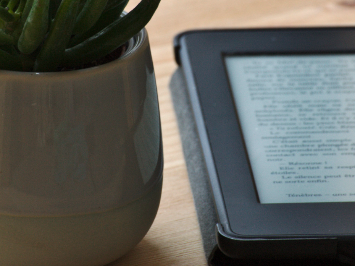 Najlepsze czytniki e-booków w 2025 roku – przegląd