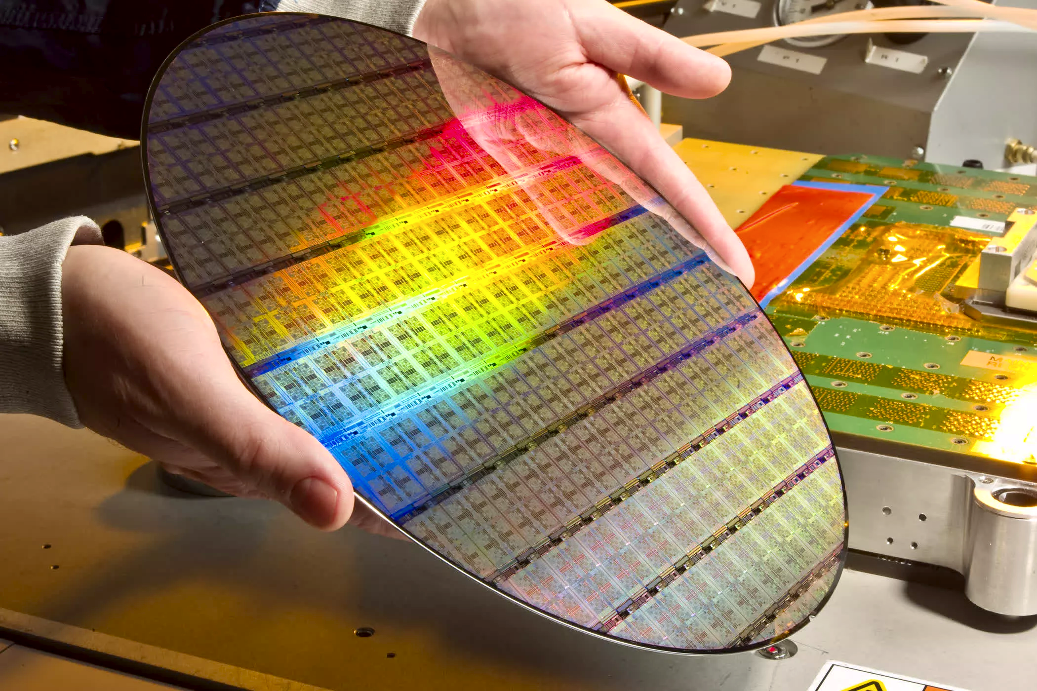 Litografia EUV: jak niemożliwa technologia uratowała Prawo Moore’a