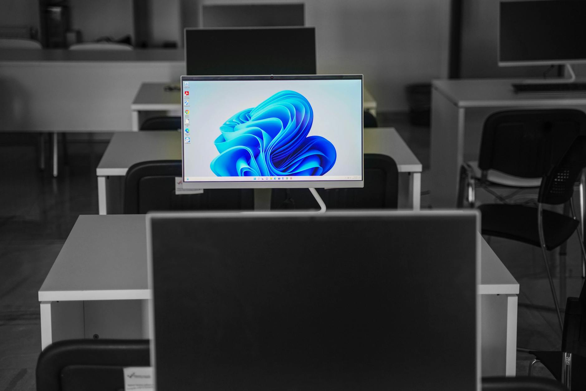 AnigmaOS: Nowa dystrybucja Linuxa, która zaskakuje