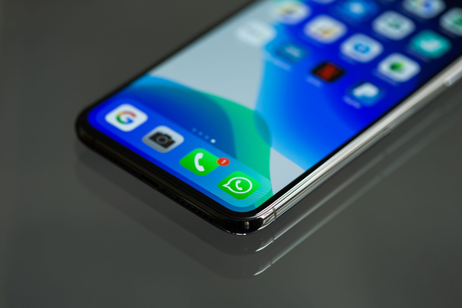 WhatsApp na iPhone: Obsługa wielu kont w aplikacji