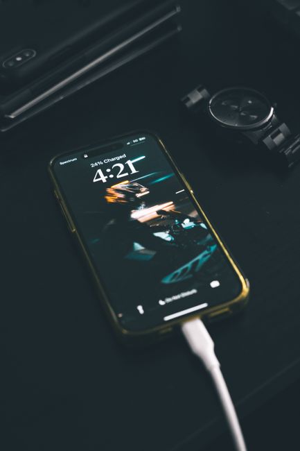Smartfon z długą baterią 2026 – ranking i test czasu pracy