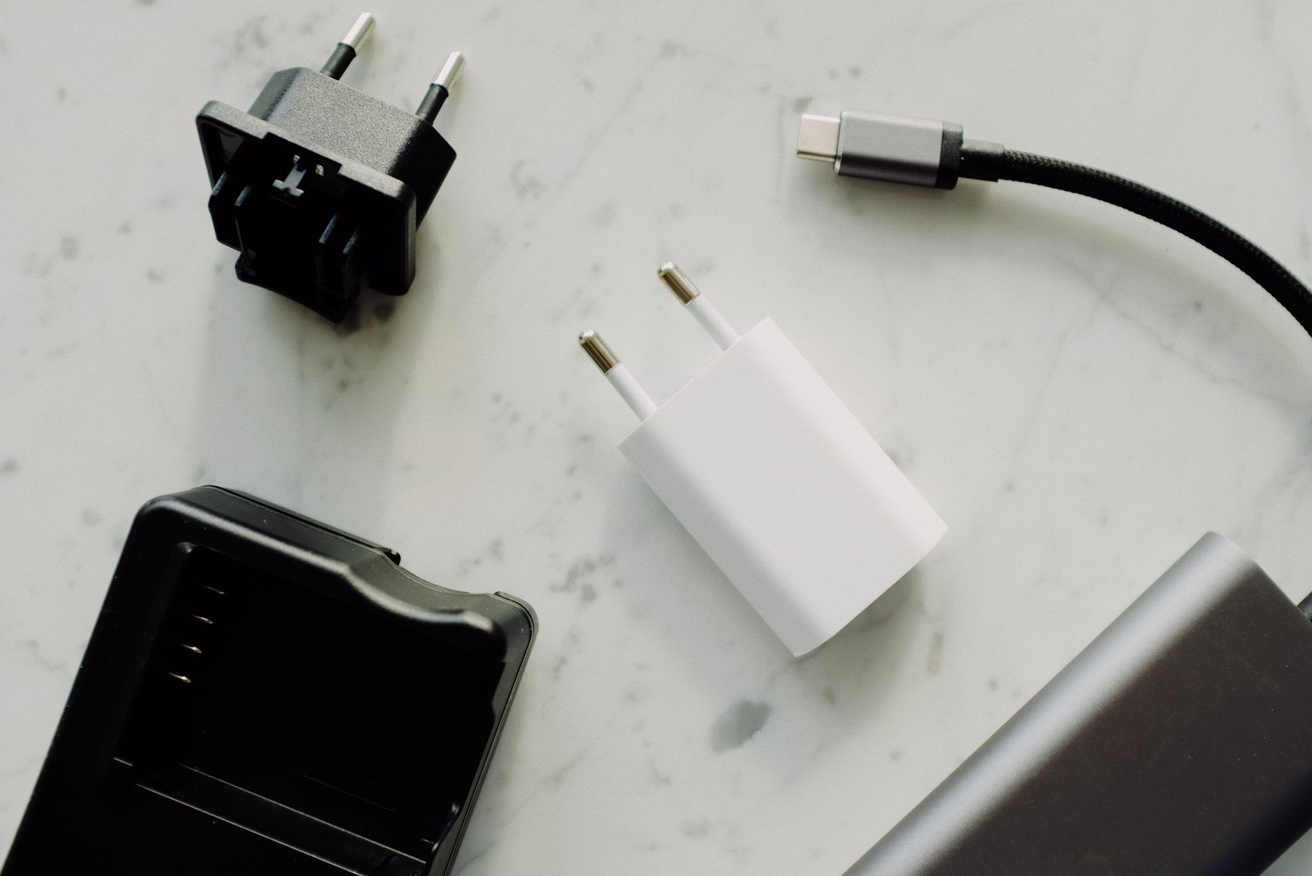 Jak tłumaczyć instrukcje obsługi urządzeń elektronicznych: praktyczne wskazówki
