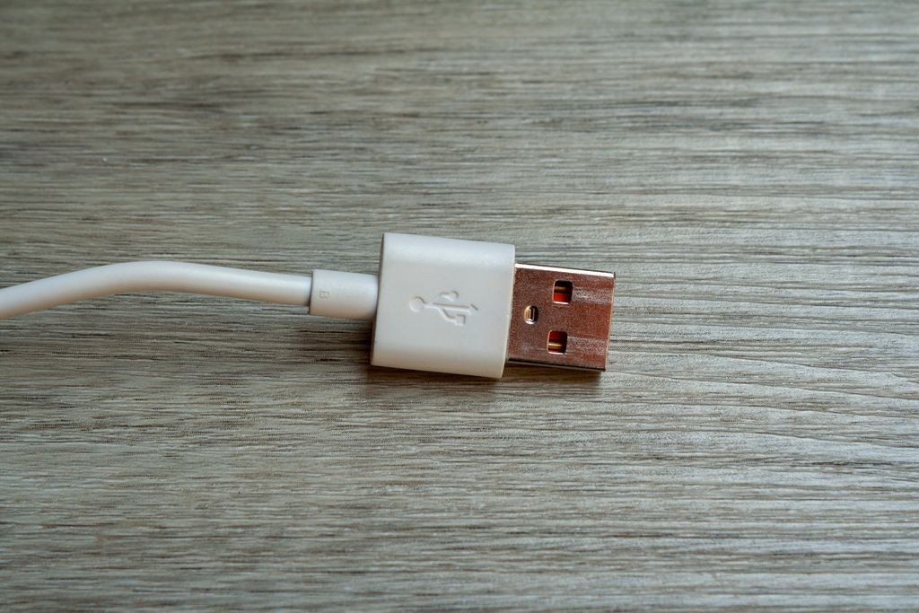 Import przez kabel USB i aplikację Zdjęcia w Windows