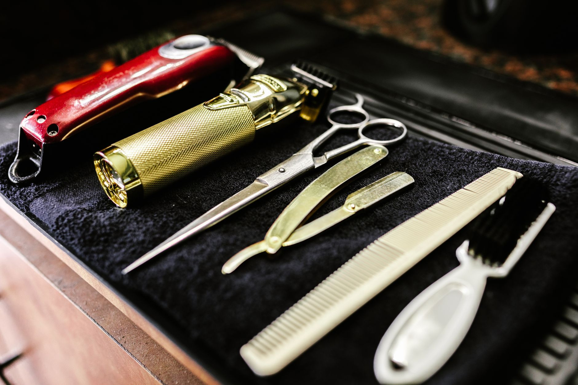 Kiedy trymer, a kiedy golarka – typowe zastosowania