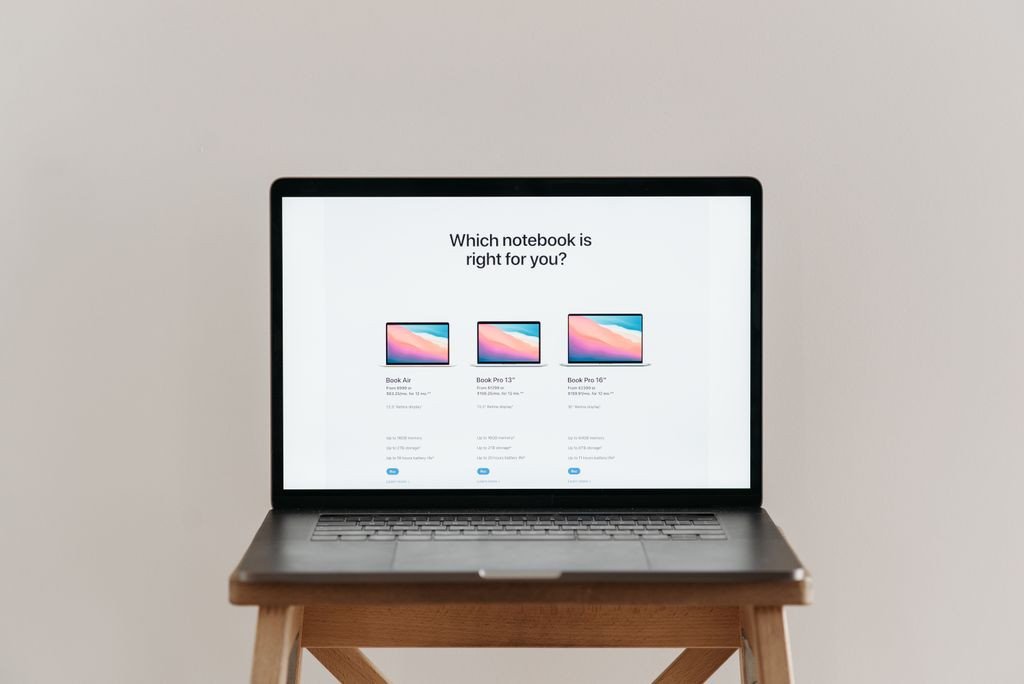 Lenovo ThinkBook Projekt Swan na tle konkurencji