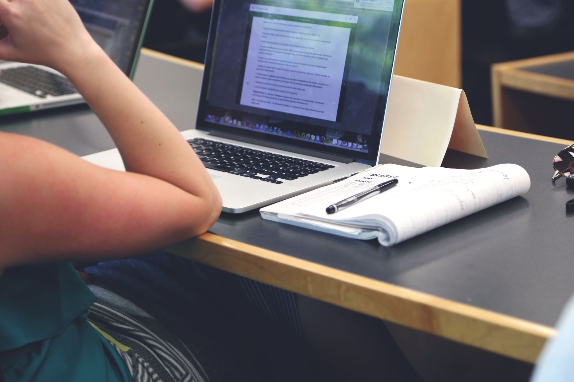 Najlepsze laptopy do szkoły do 5000 zł – 5 modeli, które warto rozważyć.
