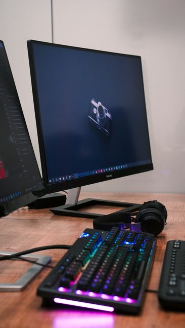 Przewodnik po monitorach 8K w 2026 roku – czy warto inwestować w ultra wysoką rozdzielczość?