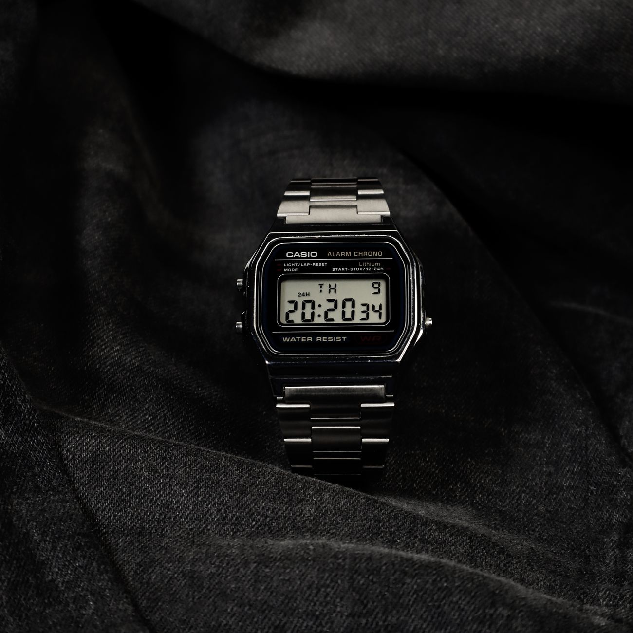 Timex Retroware Digital: zegarek retro z futurystycznym charakterem