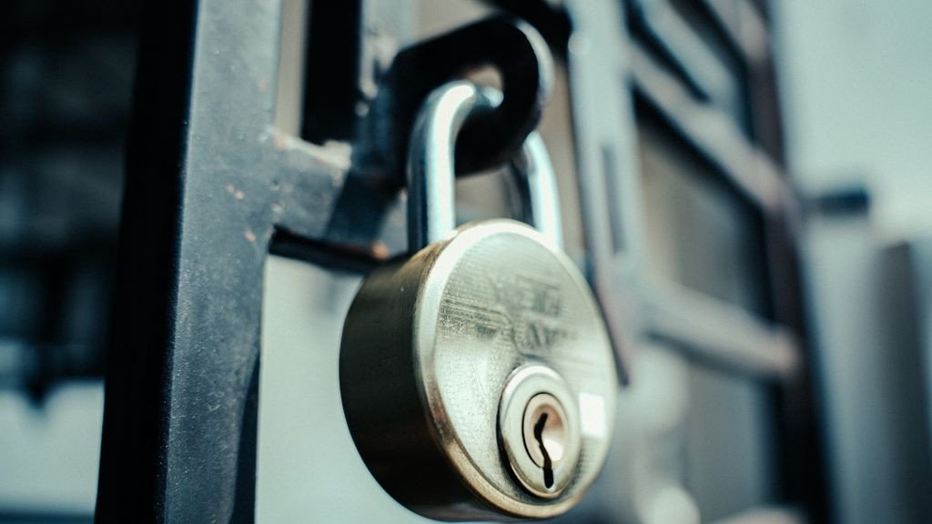 Bezpieczeństwo inteligentnych zamków - mit czy realna ochrona?