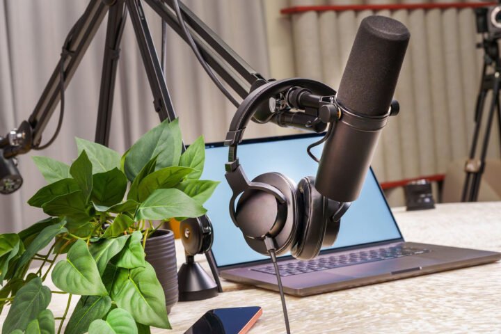 Jak sztuczna inteligencja zmienia produkcję podcastów